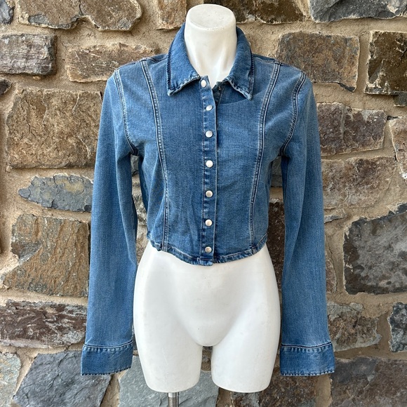 Reformation The Isa Light Blue Wash Denim Button Down Shirt Jacket Size 6 - Picture 2 of 8